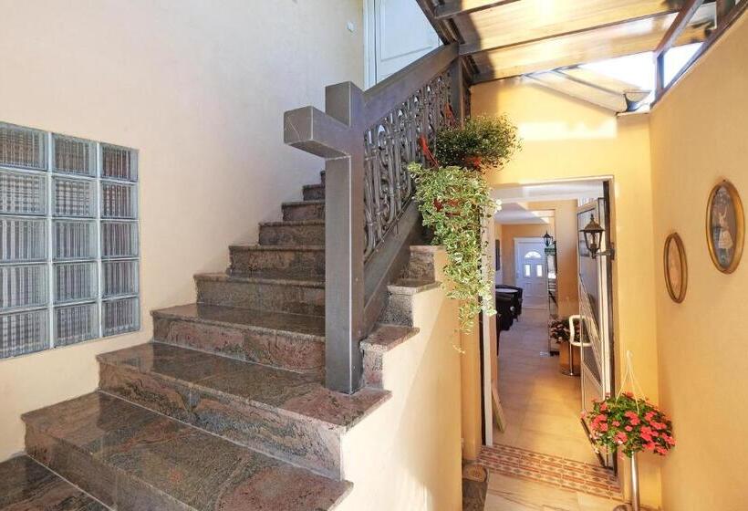 اتاق استاندارد چهار تخته, Villa Tower Gardos
