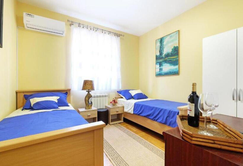 اتاق استاندارد چهار تخته, Villa Tower Gardos