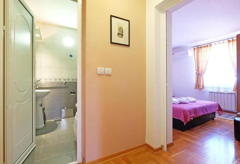 اتاق استاندارد با بالکن, Villa Tower Gardos