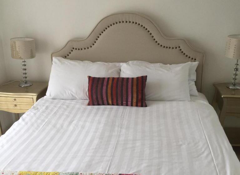 패밀리 아파트, Broadbeach Holiday Apartments