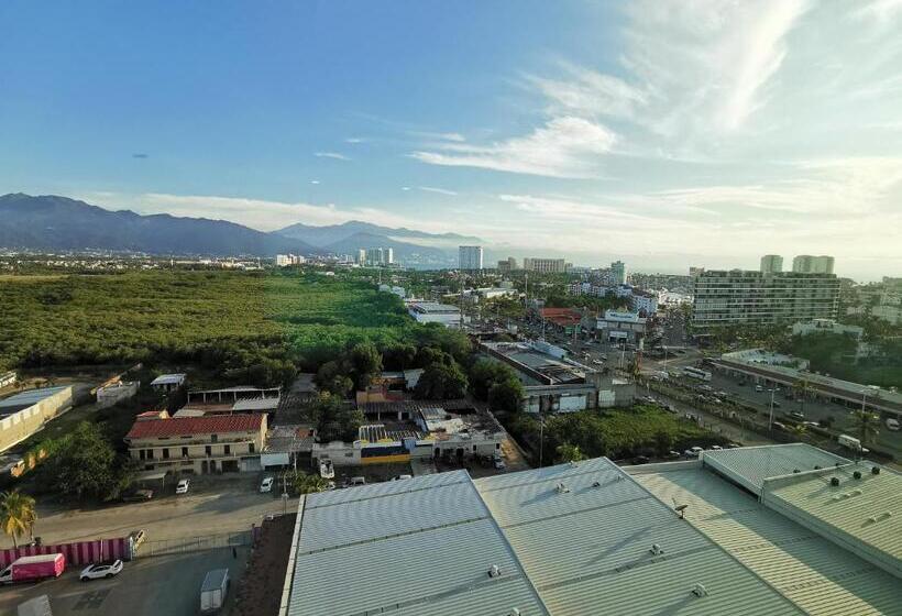 سوئیت با تخت بزرگ, Holiday Inn & Suites   Puerto Vallarta Marina & Golf, An Ihg