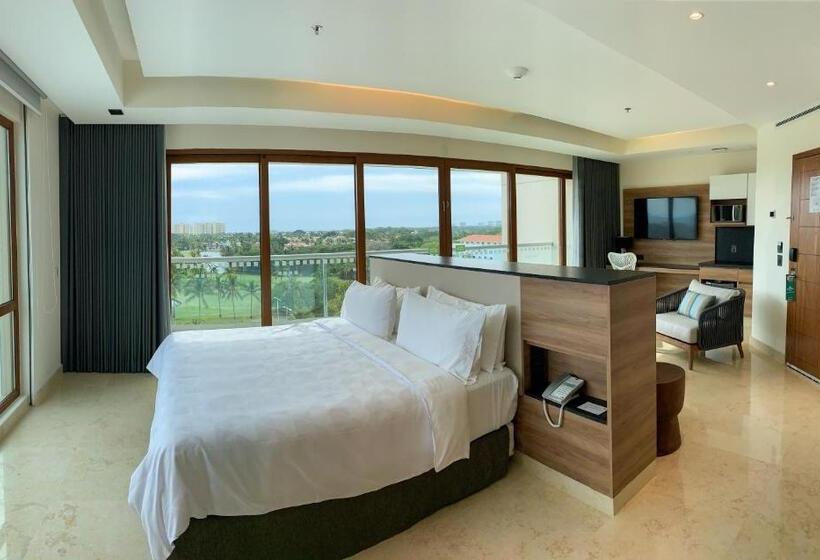 سوئیت با تخت بزرگ, Holiday Inn & Suites   Puerto Vallarta Marina & Golf, An Ihg