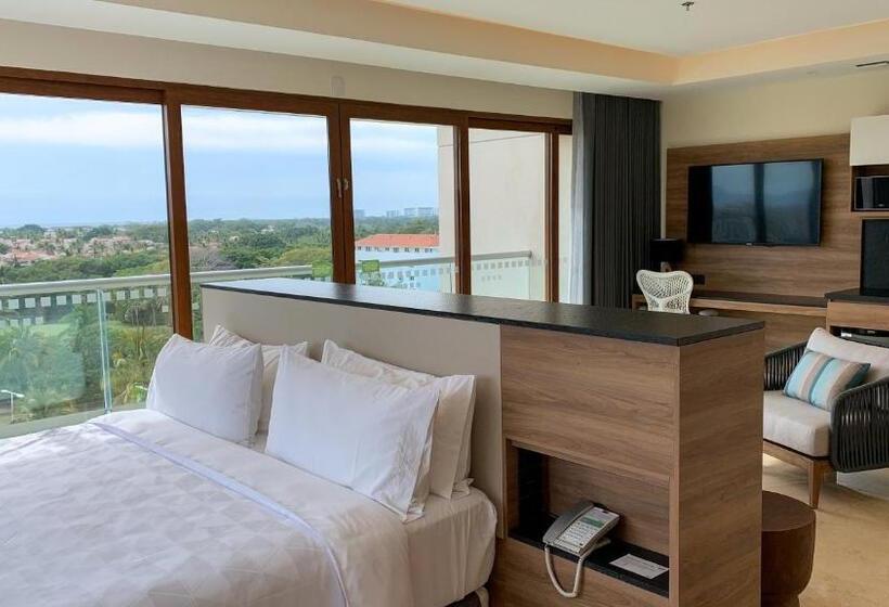 سوئیت با تخت بزرگ, Holiday Inn & Suites   Puerto Vallarta Marina & Golf, An Ihg