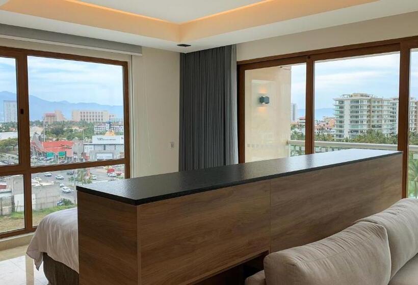 سوئیت با تخت بزرگ, Holiday Inn & Suites   Puerto Vallarta Marina & Golf, An Ihg