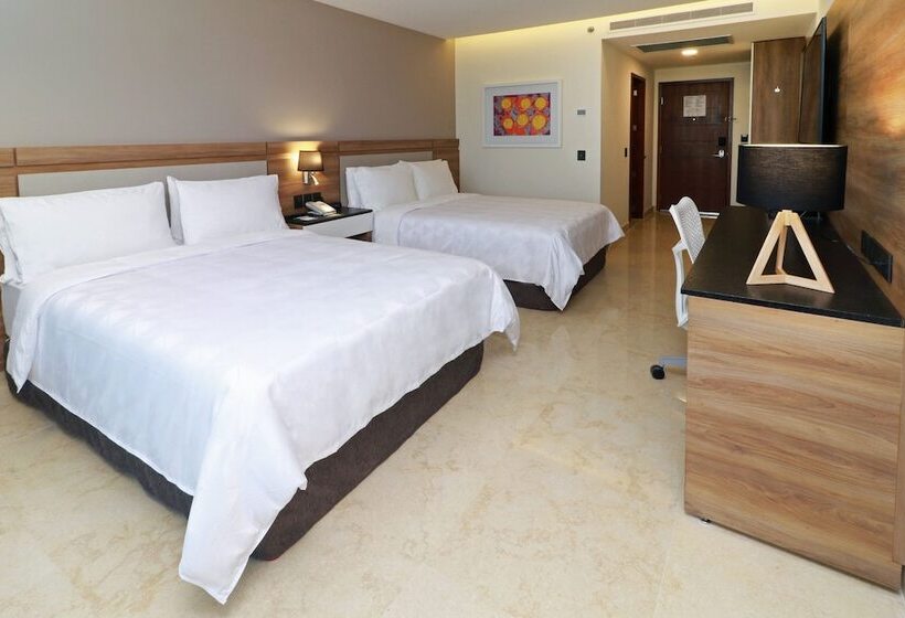 اتاق استاندارد با 2 تخت دوبل, Holiday Inn & Suites   Puerto Vallarta Marina & Golf, An Ihg