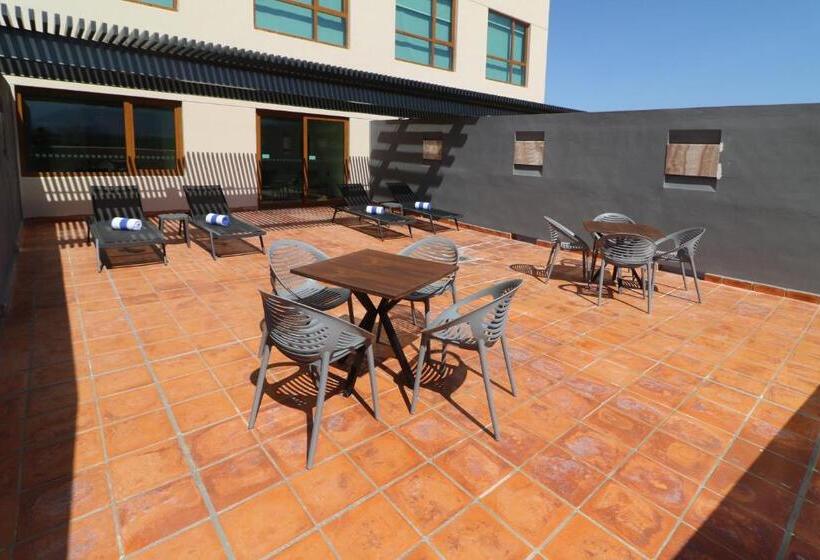 سوئیت با تخت بزرگ, Holiday Inn & Suites   Puerto Vallarta Marina & Golf, An Ihg