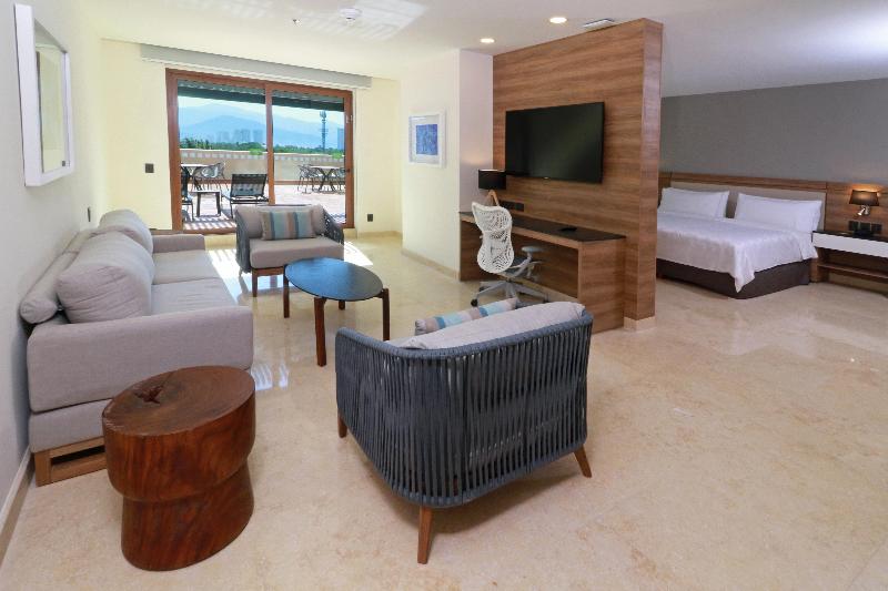 سوئیت با تخت بزرگ, Holiday Inn & Suites   Puerto Vallarta Marina & Golf, An Ihg