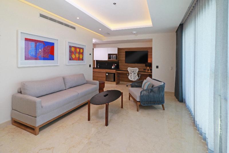 سوئیت با تخت بزرگ, Holiday Inn & Suites   Puerto Vallarta Marina & Golf, An Ihg