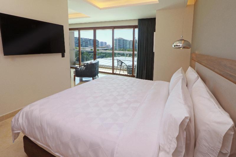 سوئیت با تخت بزرگ, Holiday Inn & Suites   Puerto Vallarta Marina & Golf, An Ihg