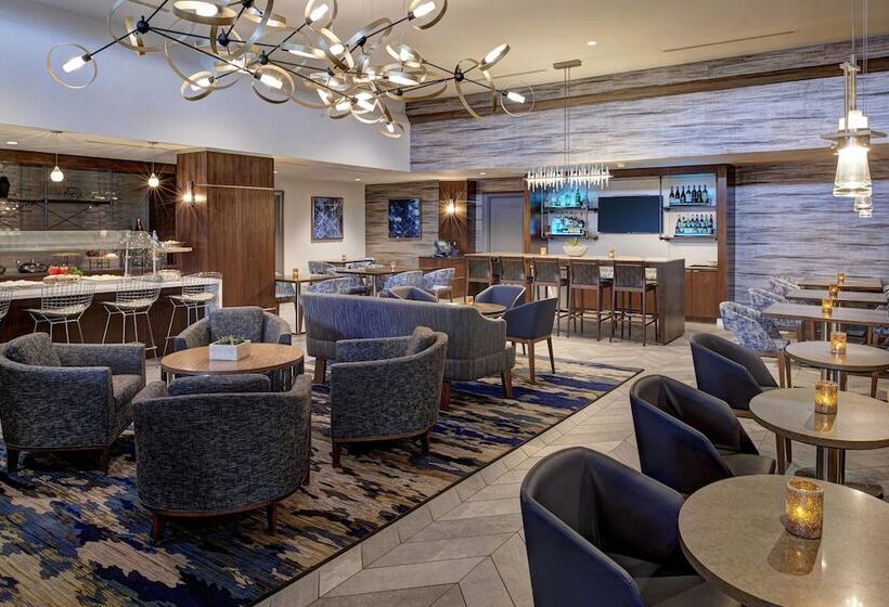 Номер Клуб, Auburn Hills Marriott Pontiac