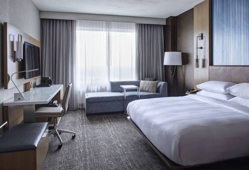 Номер Клуб, Auburn Hills Marriott Pontiac