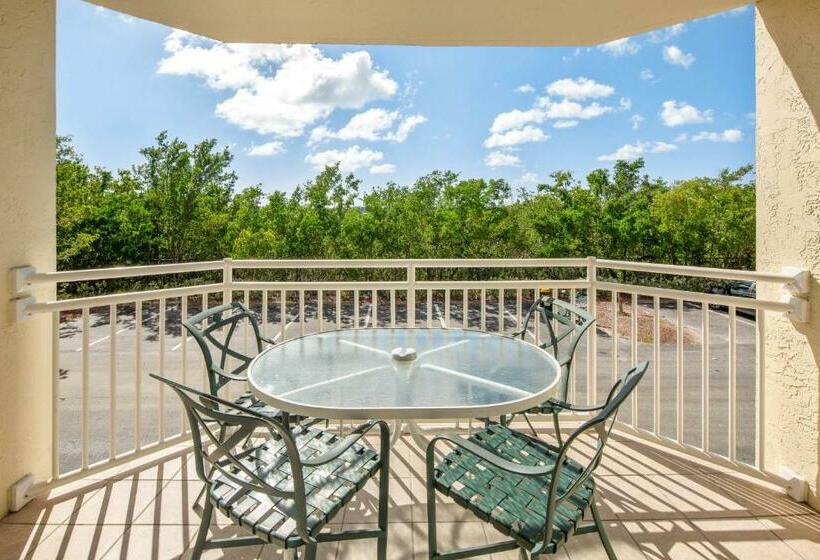 آپارتمان 2 خوابه, Sunrise Suites