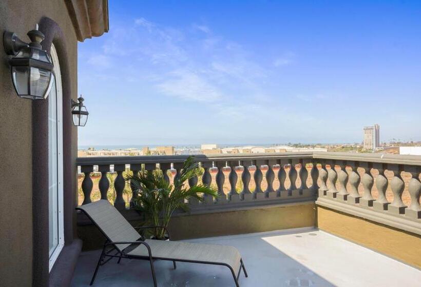 발코니가 있는 스위트, The Hotel Oceanside