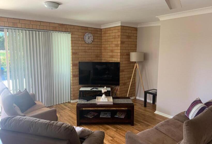 آپارتمان لوکس 2 خوابه, Beachlander Self Contained Holiday Apartments