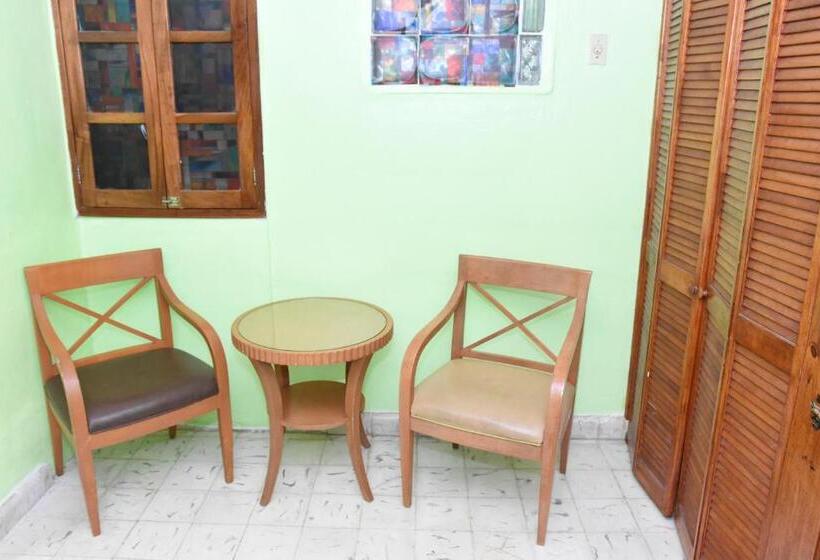 Standart Oda, Cancun Guest House 6