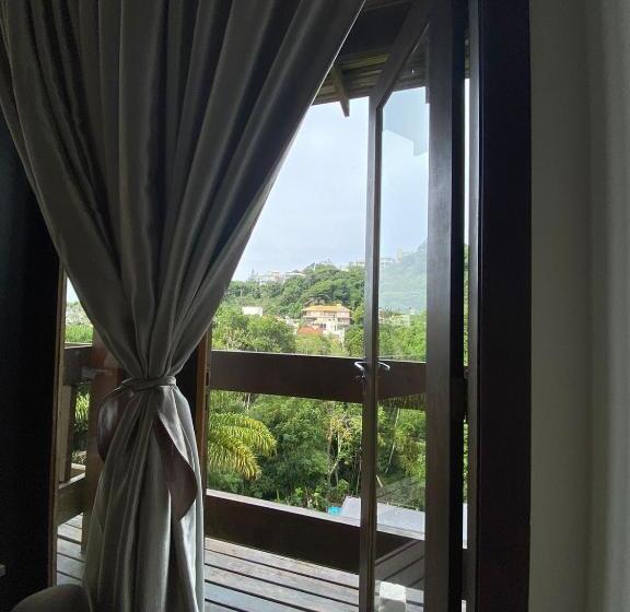 디럭스 자쿠지룸, Bombinhas Guest House