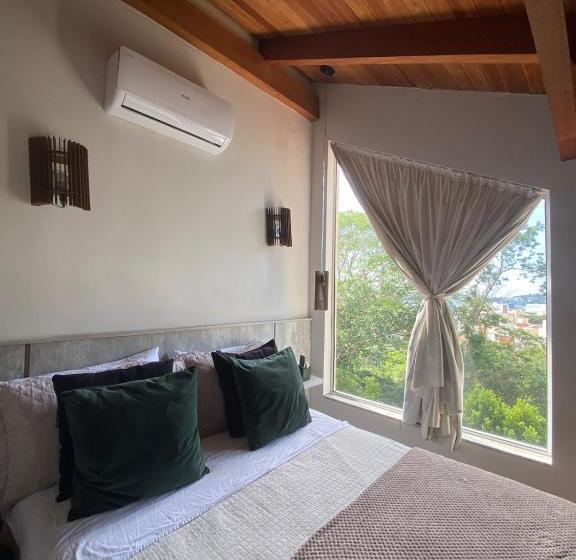 デラックススイート, Bombinhas Guest House
