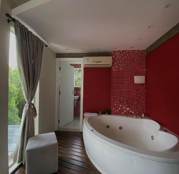 디럭스 자쿠지룸, Bombinhas Guest House
