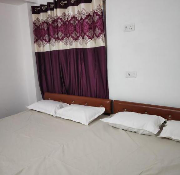 Люкс Повышенной Комфортности, New Hotel Yatri Niwas