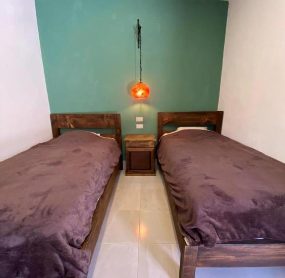 اتاق اکونومی, Casa Tequio