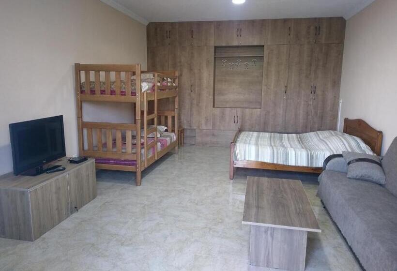 اتاق خانوادگی, Guest House Vista
