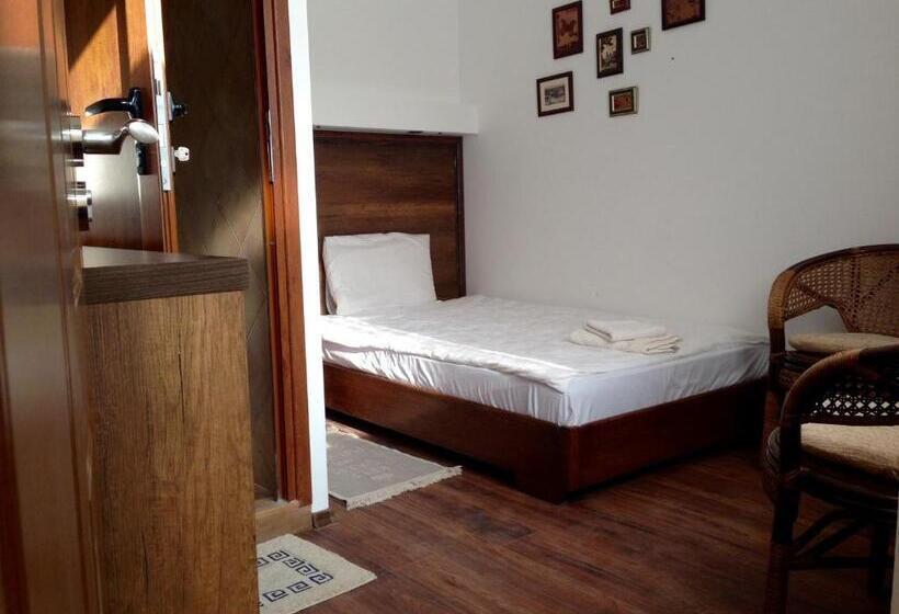 スタンダードシングルルーム, Guest Rooms Maria Luiza