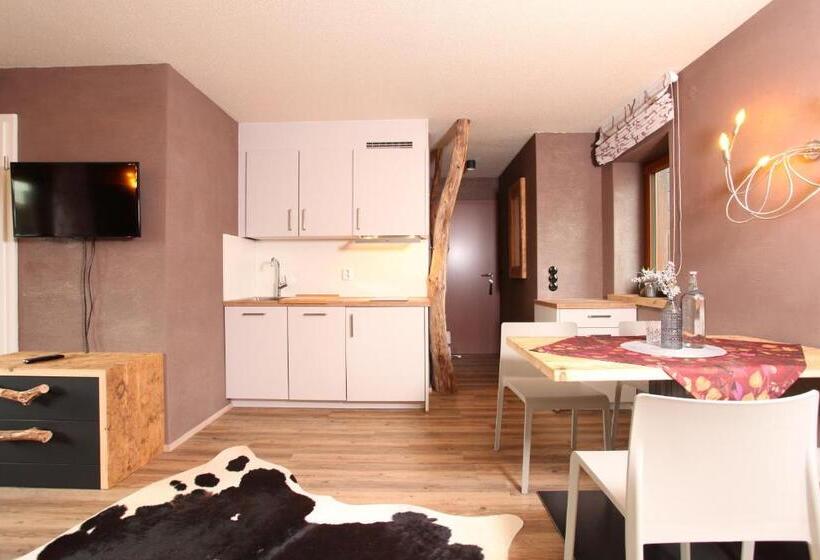 Студия Стандарт, Landhaus Bromm