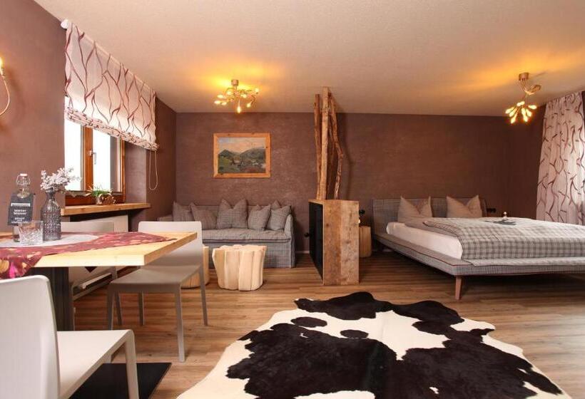 Студия Стандарт, Landhaus Bromm