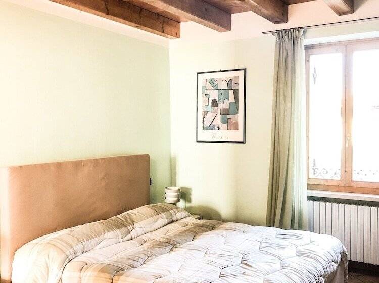 اتاق عادی, Le Finestre Su Borghetto
