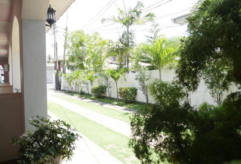 Номер Basic, Ocean View Tourist Guest House At Negombo Beach