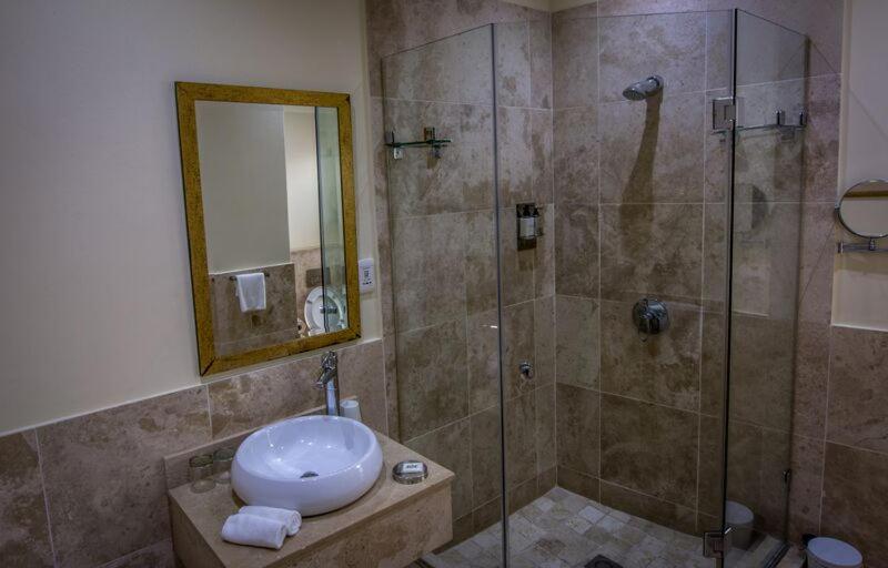 اتاق لوکس با چشم‌انداز دریا, Vetho House