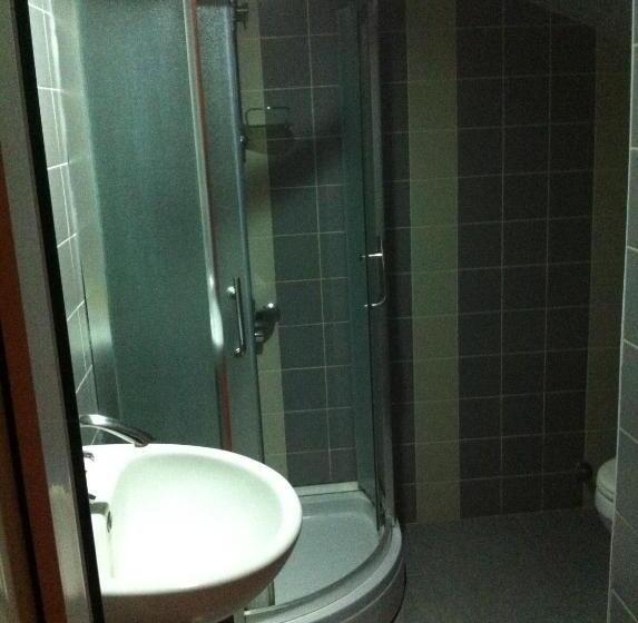 اتاق استاندارد سه نفره, Zandarashvili Guest House