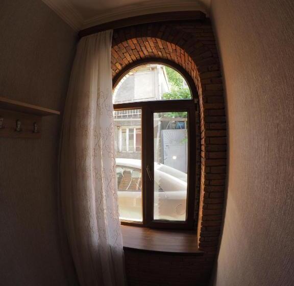 اتاق استاندارد, Zandarashvili Guest House