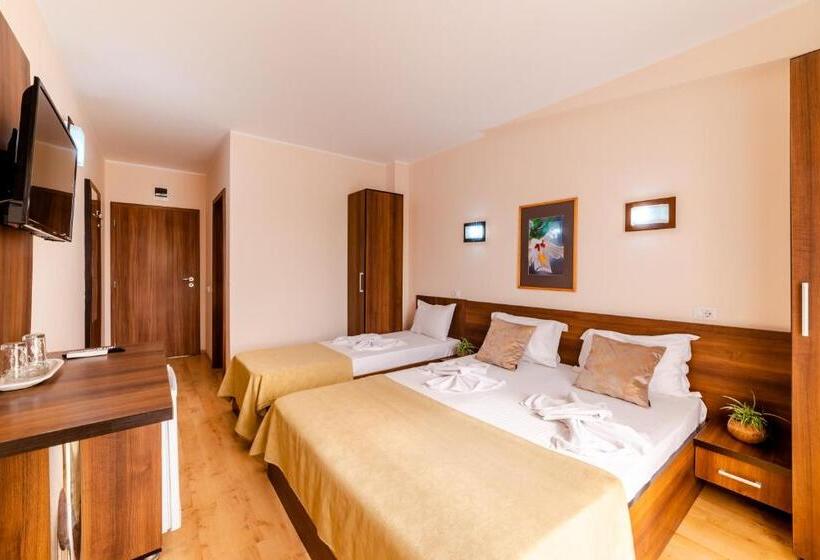 Номер Стандарт Трехместный, Casa Royal Pe Plaja Belona