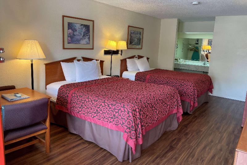 Номер Стандарт, Days Inn & Suites By Wyndham Marshall