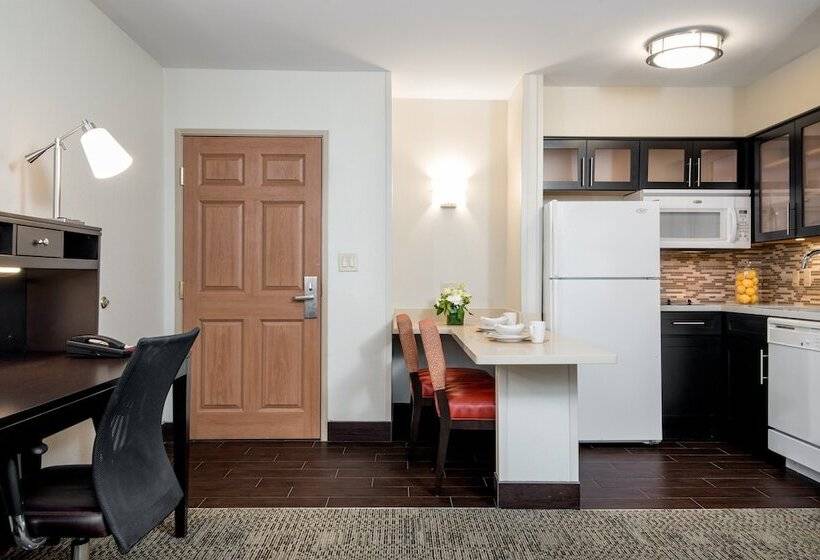 سوییت, Staybridge Suites Chantilly Dulles Airport, An Ihg