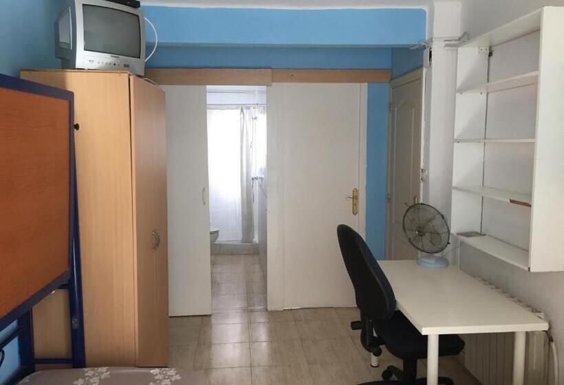 اتاق استاندارد سه نفره, Residencia Alclausell