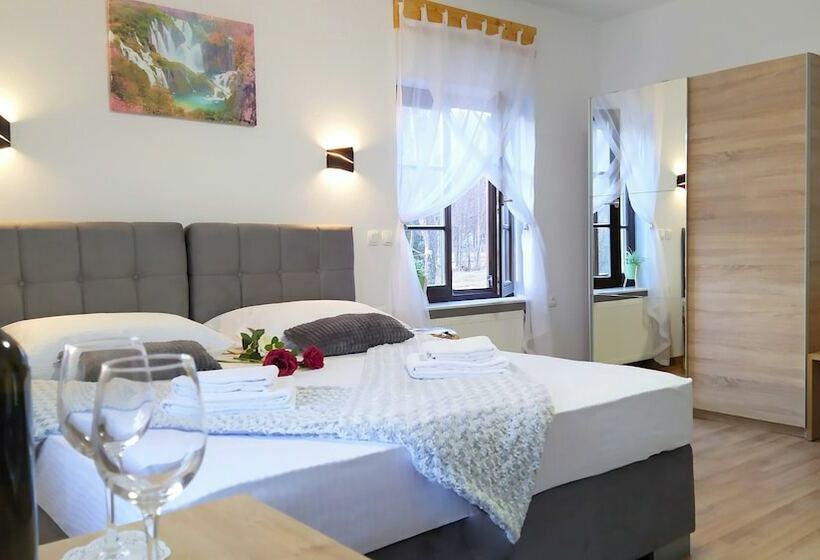 Номер Deluxe, Plitvice Streaming
