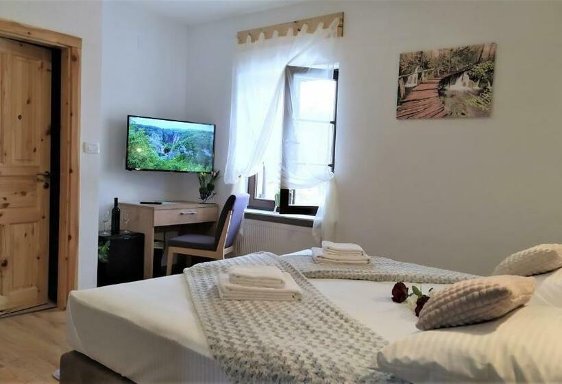 Номер Deluxe, Plitvice Streaming
