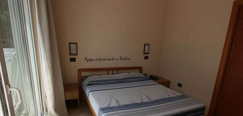 Трехместный Номер Стандарт с Видом, Micro Hotel Rossana