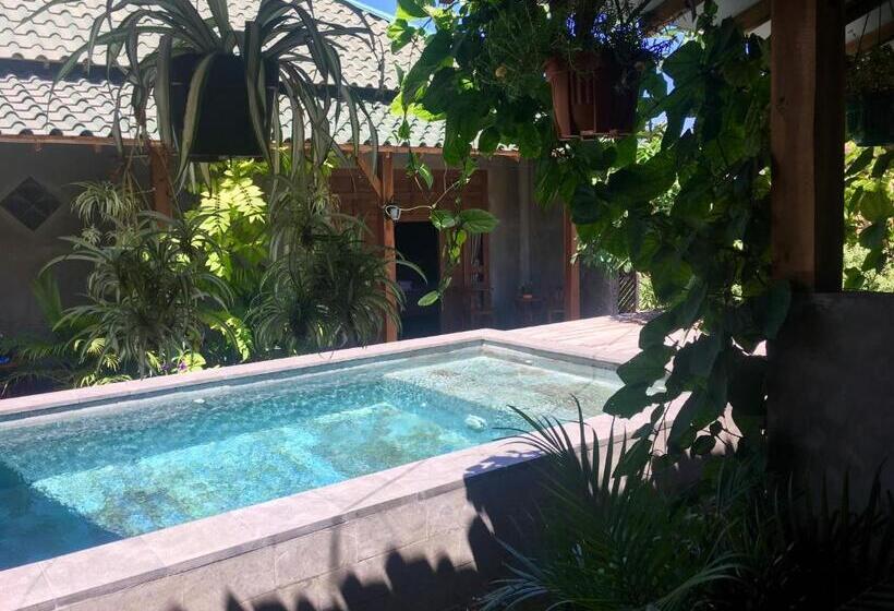 Номер Стандарт Трехместный, Watukarung Ristu Homestay