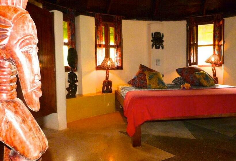 Семейное Бунгало, Ankobra Beach Resort