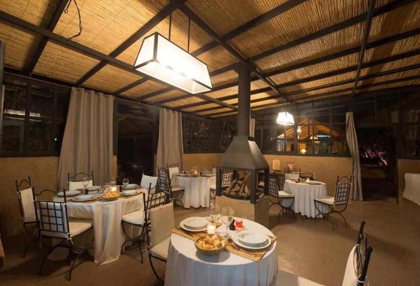 Трехместный Номер Стандарт Вид на Бассейн, & Spa La Ferme El Dar