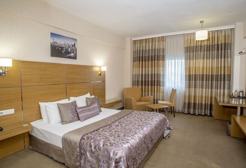 Номер Deluxe, Grand Cali