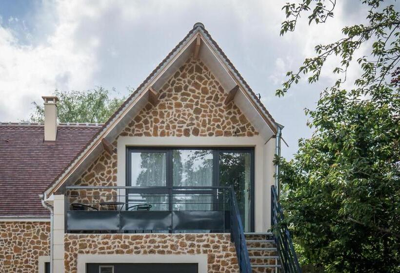 Номер Deluxe с Балконом, Chambre D Hôtes La Bourdonnaise