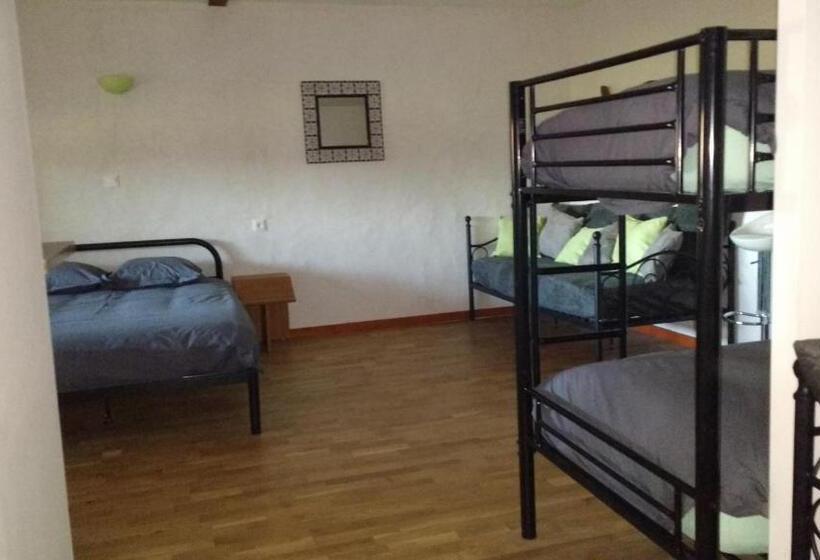 Семейный Номер, Hôtel   Gîte De Pressins