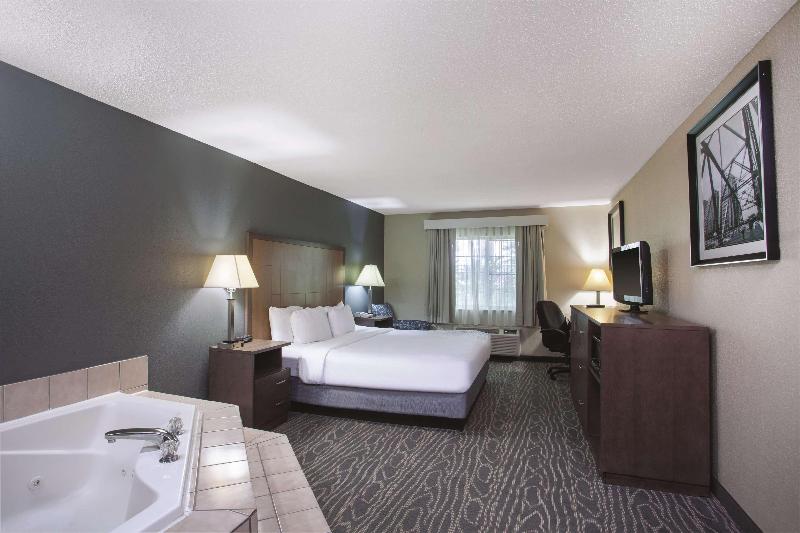 Deluxe Suite King Bed, La Quinta Inn By Wyndham Richmond South
