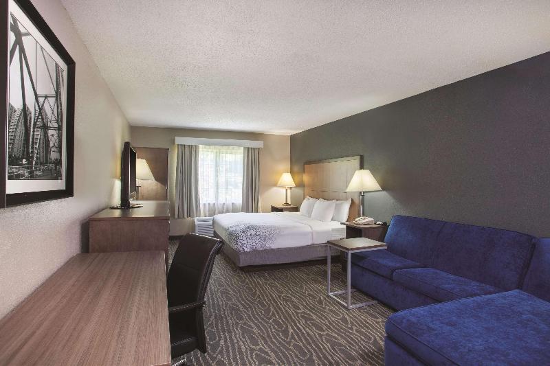 سوئیت با تخت بزرگ, La Quinta Inn By Wyndham Richmond South