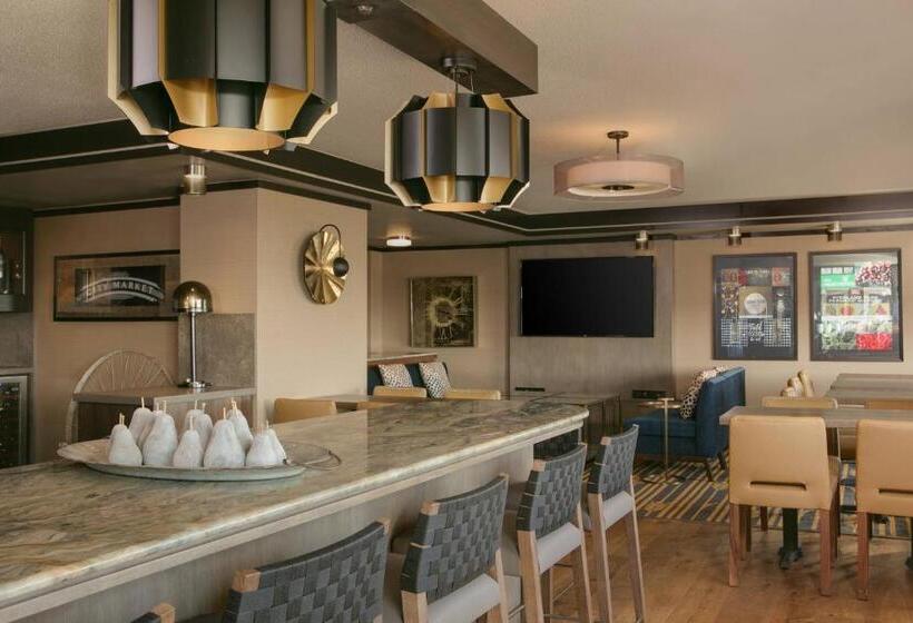 سوییت جونیور کلاب, Sheraton Overland Park Hotel At The Convention Center