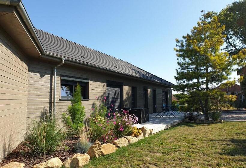 Семейный Номер Вид на Сад, Cosy Wood House